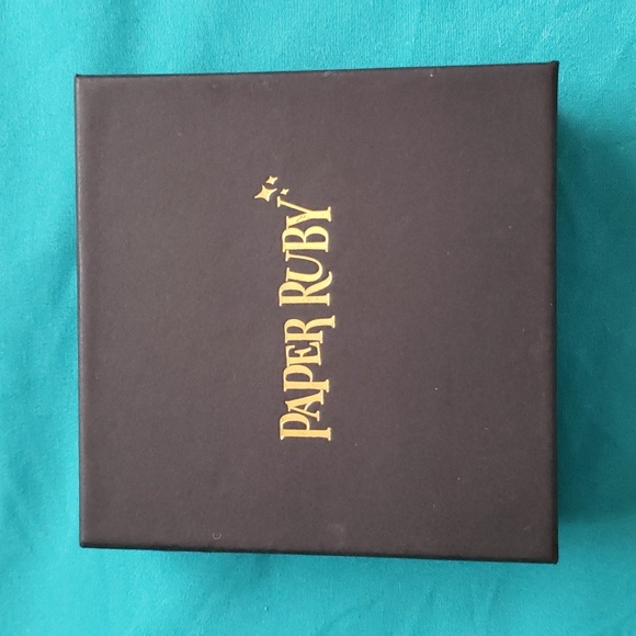 Shimmery White, Pale Pink and Yellow/Orange Floral Earrings. New in box. - Picture 7 of 8